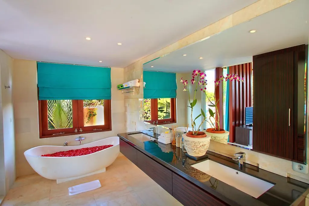 Indi Villas - The Bhadra Villa Seminyak Endonezya